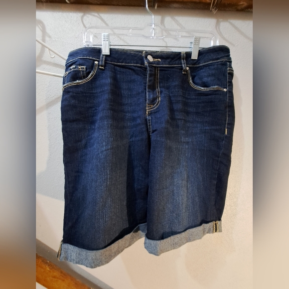 Apt 9 Womens 12 Bermuda Jean Shorts - Picture 1 of 4